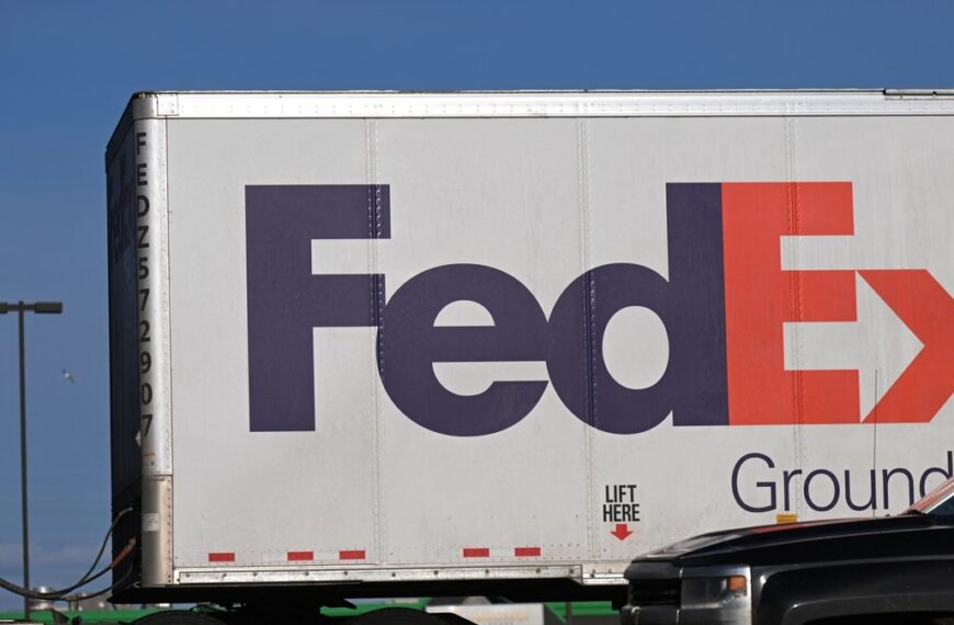 Kolejne zwolnienia w FedEx. Ponad 600 osób straci pracę.