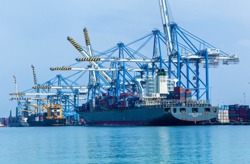 Unia Europejska: Nowe przepisy celne. Co zmieni handel z USA?