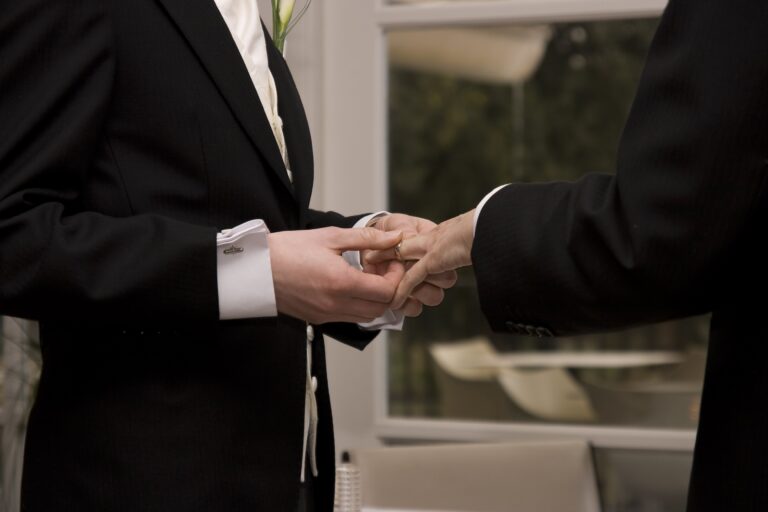 Rosną obawy dotyczące związków partnerskich. Krytyczne komentarze w Sejmie - INFBusiness
