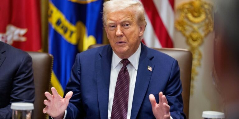 Trump nakłada na Indie ogromne cła - INFBusiness