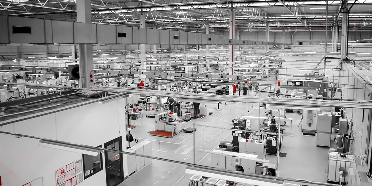 Podczas gdy wiele firm przemysłowych stoi w obliczu egzystencjalnych wyzwań, WUZETEM nieustannie pozyskuje nowych klientów, inwestując w zautomatyzowane rozwiązania i dbając o stabilność zatrudnienia. Zespoły przedsiębiorstwa regularnie wyruszają na międzynarodowe misje, nawiązując nowe sojusze i penetrując rynki wschodzące. Diesel do sukcesu – jak polska firma zdobywa udziały w światowym rynku? - INFBusiness