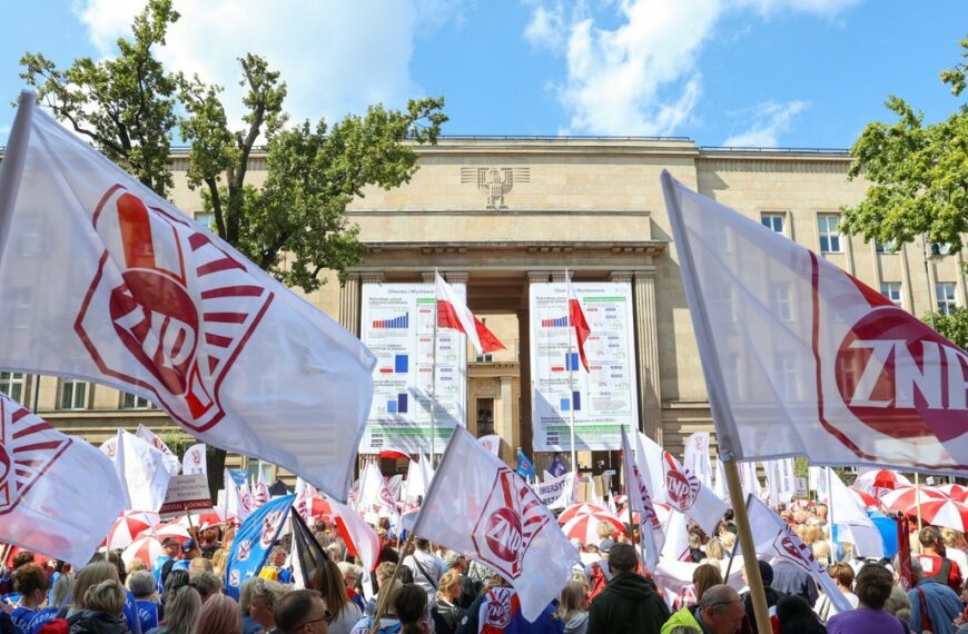 Nauczyciele domagają się podwyżek. Przyjadą do Warszawy na protest 1 września.