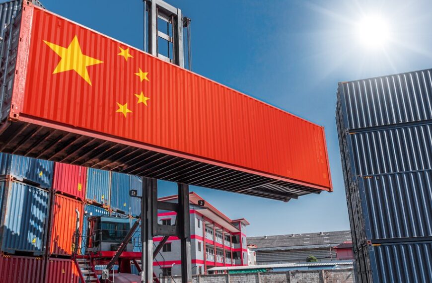 „China Shock 2.0”. Samochody i maszyny z Chin zalewają Polskę.