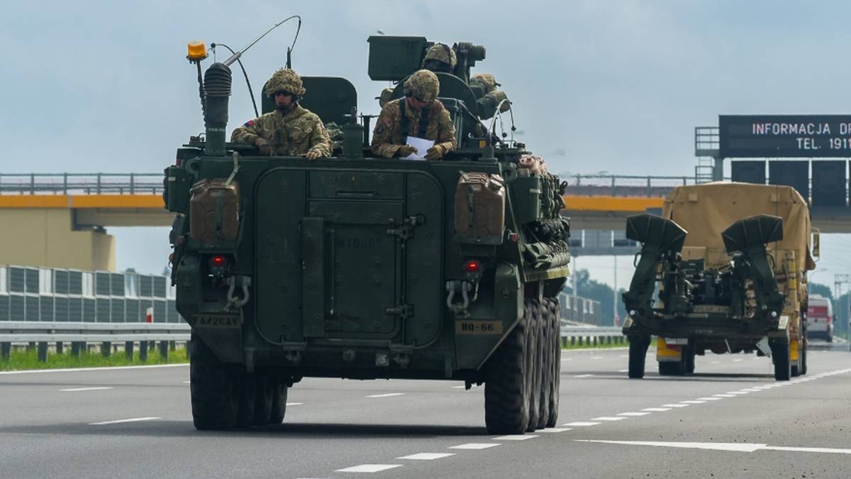 Siły zbrojne rozpoczynają operacje szkoleniowe. Władze ostrzegają kierowców i proszą o czujność.