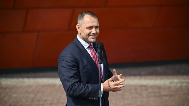 „To jeszcze bardziej pogłębi podziały”. Prasa węgierska wypowiada się jednoznacznie na temat Nawrockiego. - INFBusiness
