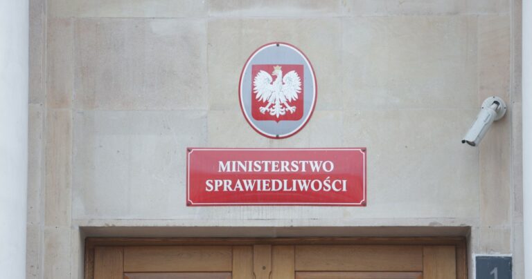 Prawo w Ministerstwie Sprawiedliwości. Możesz zarobić do 10 000 zł. - INFBusiness