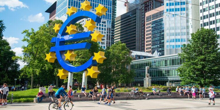 Gospodarka europejska odnotowuje umiarkowany wzrost. „Życie zaczyna się w skansenie” - INFBusiness