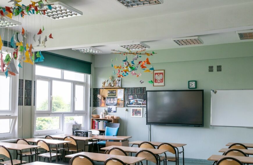 Rzeczywistość wynagrodzeń nauczycieli na rynku pracy. Ile można zarobić?