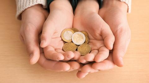 Tabele alimentacyjne. Grupy rodziców dyskutują o rozwiązaniu przedstawionym przez Ministerstwo Sprawiedliwości