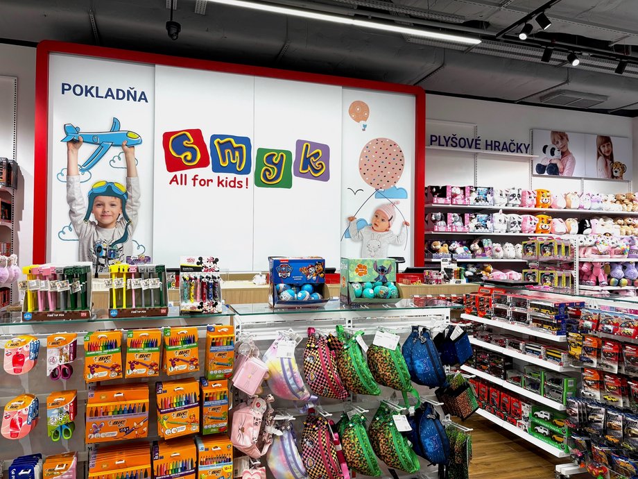 Smyk, znana polska sieć sklepów z artykułami dziecięcymi, otworzyła sklep w Bratysławie. „To element międzynarodowej ekspansji Grupy w Europie Środkowo-Wschodniej” – czytamy w oświadczeniu. Smyk w Bratysławie