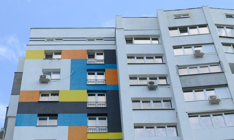 Apartamenty wyposażone w klimatyzację są średnio o 1/3 droższe - INFBusiness