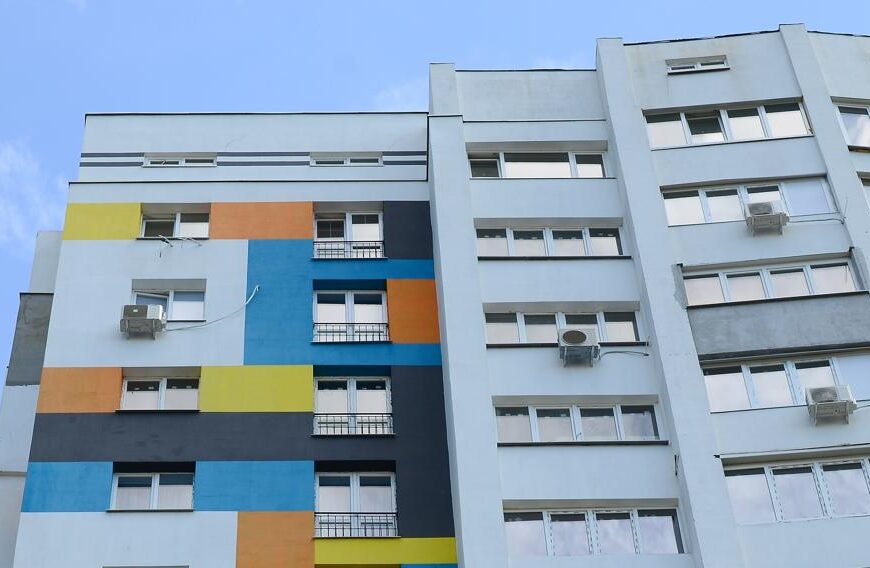 Apartamenty wyposażone w klimatyzację są średnio o 1/3 droższe