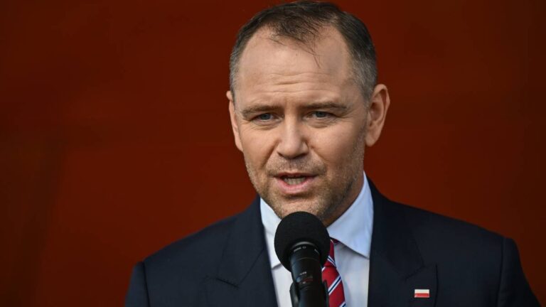 Prezydent Nawrocki cytuje Paktofonikę. Nawiązał do śmierci rapera - INFBusiness