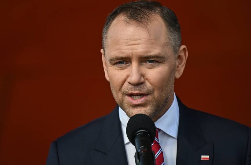 Prezydent Nawrocki cytuje Paktofonikę. Nawiązał do śmierci rapera