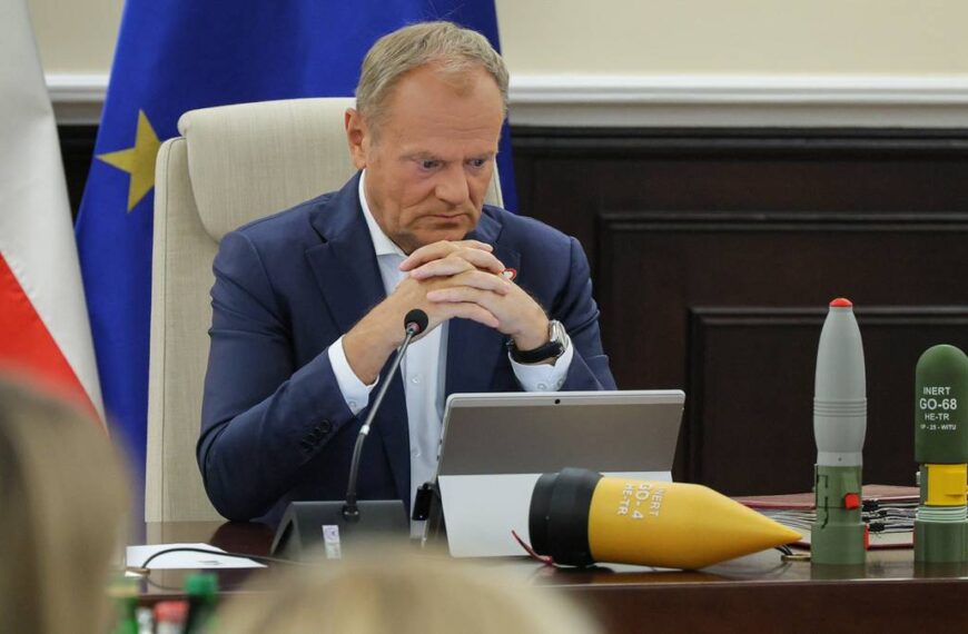 Czy Donald Tusk powinien ustąpić? Polacy oceniają w nowym sondażu