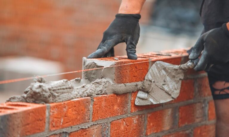 Mieszkania nie wchodzą w grę. Aktywność budowlana wzrosła, ale deweloperzy wciąż mają problemy. - INFBusiness