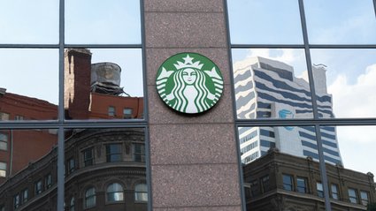 Starbucks zamknie sklepy i zwolni pracowników. Prezes: Uważam, że to konieczne