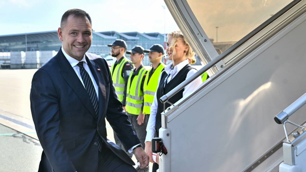 Prezydent Karol Nawrocki udaje się do USA Kancelaria Prezydenta ujawniła dalsze informacje na temat wizyty. Prezydent Karol Nawrocki udaje się do Stanów Zjednoczonych, a Kancelaria Prezydenta RP ujawnia szczegóły podróży.