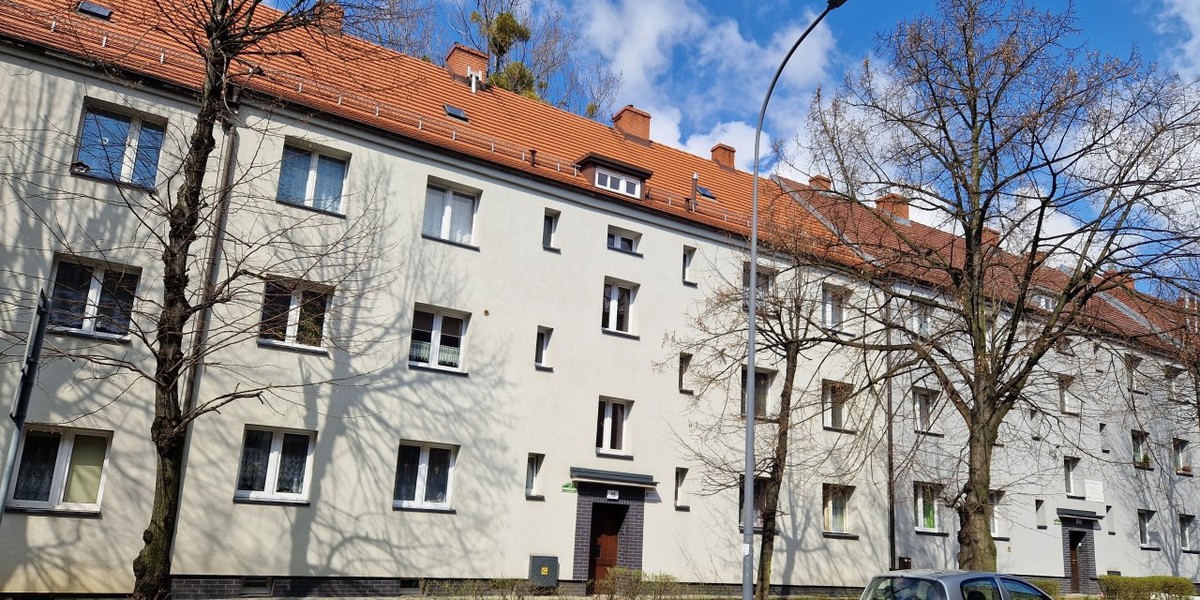 W Bytomiu (na zdjęciu: budynek przy ul. Kossaka) SRK sprzedaje mieszkania górnicze