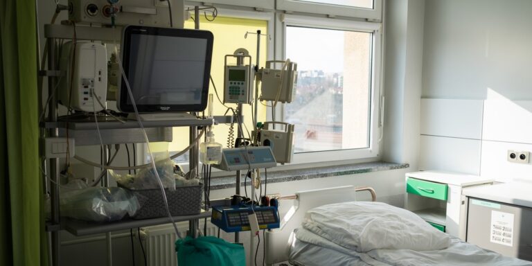 Polski system opieki zdrowotnej jest trzeci od końca w Europie. Kolejny miliard to za mało. - INFBusiness