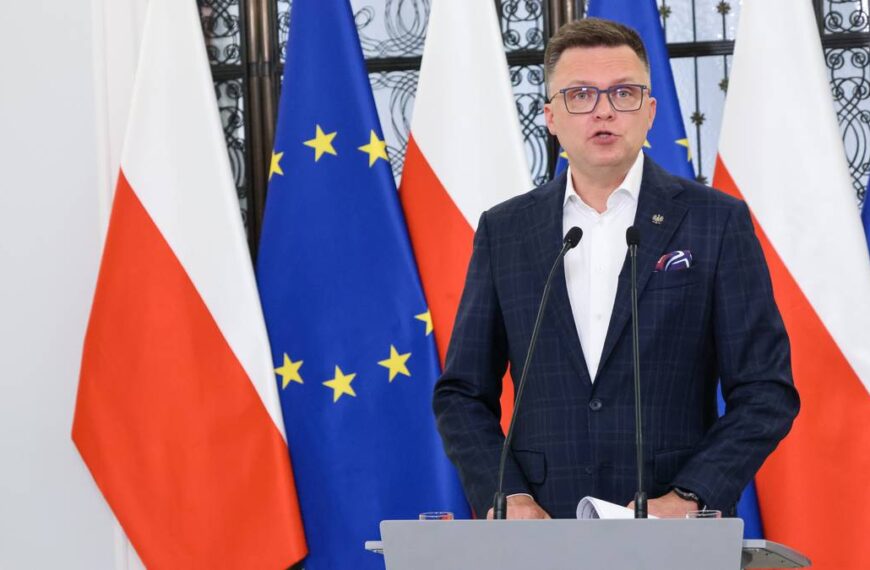 „Wyrównał rekord Dudy”. Hołownia o weta prezydenta