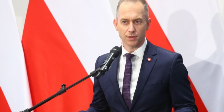 Pomoc dla Ukraińców: rządowy projekt ustawy o świadczeniu 800 plus - INFBusiness