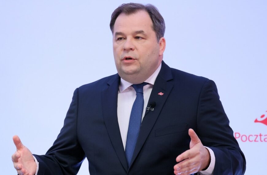 Poczta Polska liczy na gotówkę. Prezes zapowiada nowe inwestycje.