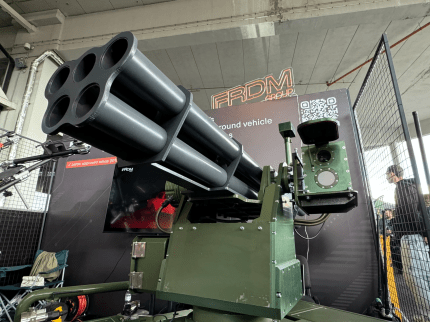 Ukraina opracowała naziemnego robota D-21 z laserem i rakietami - INFBusiness