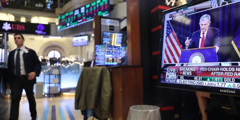Jerome Powell z Rezerwy Federalnej USA komentuje obniżki stóp procentowych. Kluczowe cytaty i wnioski. - INFBusiness