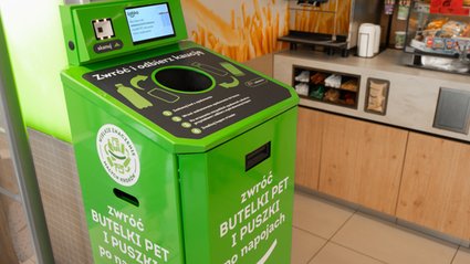 Żappsy za butelki. Żabka dołącza do systemu kaucyjnego