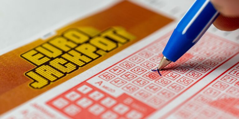 Jackpot Eurojackpot wzrósł do 116 milionów euro. W Polsce odnotowano kilka dużych wygranych. - INFBusiness