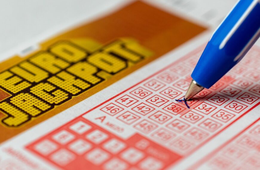 Jackpot Eurojackpot wzrósł do 116 milionów euro. W Polsce odnotowano kilka dużych…