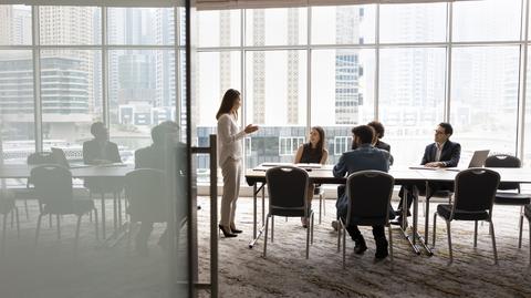 Średnie wynagrodzenie specjalistów i menedżerów w górę - INFBusiness