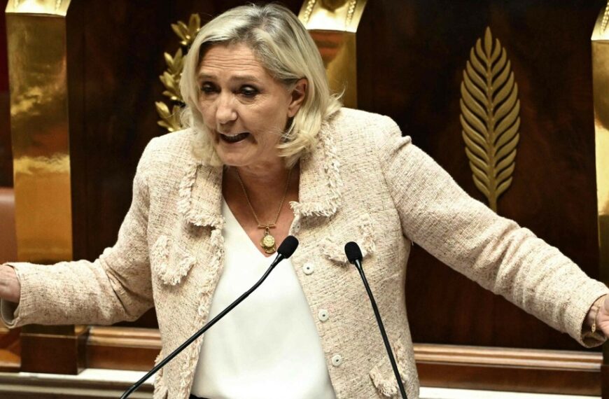 Upadek rządu francuskiego: konsekwencje ekonomiczne dla Paryża i całej Europy