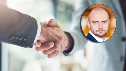 Biznes zamiast pracy na pełen etat? Ekspert ostrzega firmy i osoby samozatrudnione