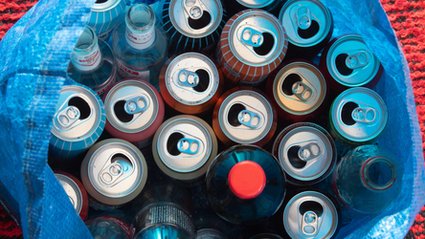 Dwa rodzaje opakowań na półkach. Okres przejściowy potrwa trzy miesiące.