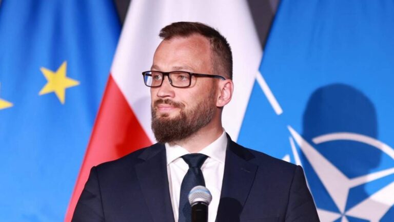 Maciej Samsonowicz, konsultant MON gościnnie w serialu „Gość Wydarzeń” Maciej Samsonowicz w programie „Gość Wydarzeń”. - INFBusiness