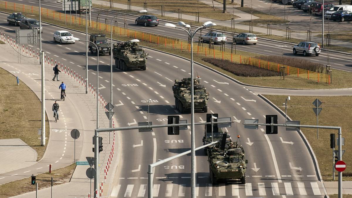 Polskie drogi będą przejeżdżać konwoje wojskowe w ramach ćwiczeń „Żelazny Obrońca” Pojazdy wojskowe na polskich drogach. Wojsko wydało oświadczenie.