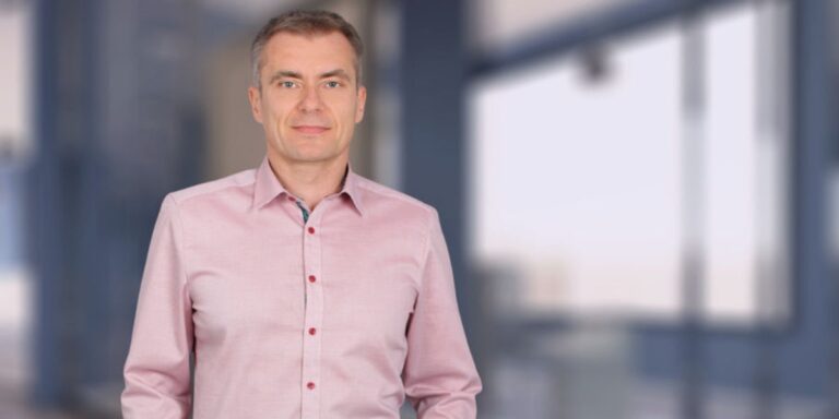 Low-code już nie wystarcza: DomData wkracza w erę automatyzacji biznesu opartej na sztucznej inteligencji i opracowuje ofertę produktów dla nowych branż - INFBusiness