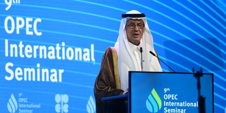 Paliwo jest tanie, ale ta decyzja wiele zmieni. Kartel OPEC+ ma nowe plany. - INFBusiness