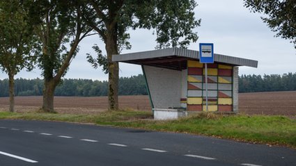 Koszty ekonomiczne wykluczenia transportowego. Dotyka to wielu Polaków.