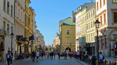 Gotówka w Polsce. Niezawodna w sytuacjach kryzysowych. Coraz popularniejsza.