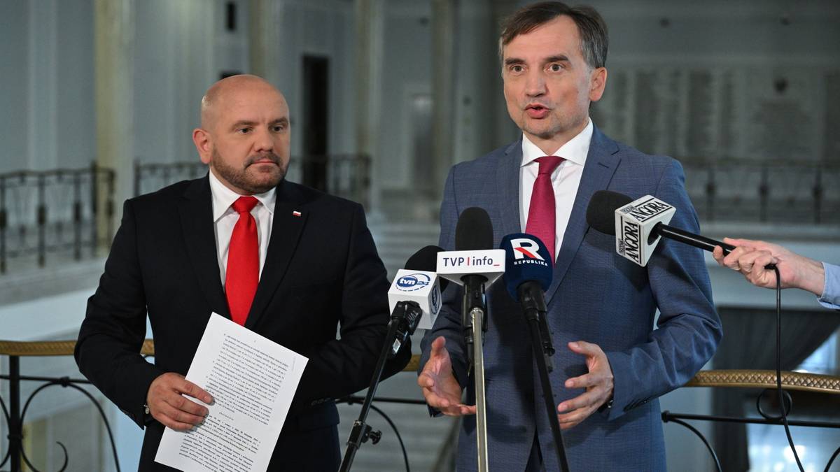 Zbigniew Ziobro atakuje premiera na konferencji prasowej Zbigniew Ziobro ostro krytykuje Donalda Tuska: