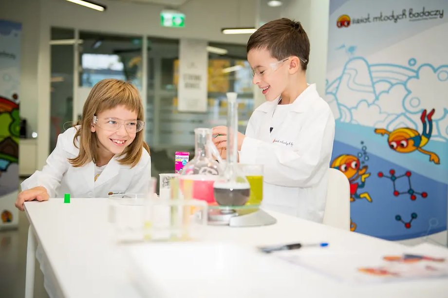 Henkel opracowuje również programy CSR dla dzieci i edukacji, takie jak: