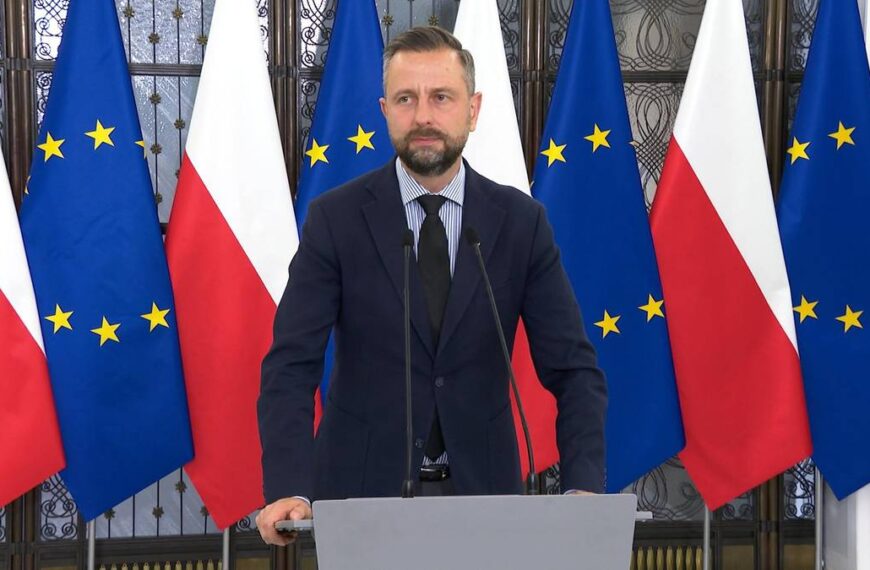 Rosyjskie drony w Polsce. Szef MON rozmawiał z sekretarzem wojny USA.