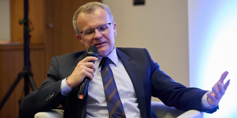 Członek Rady Polityki Pieniężnej o stopach procentowych w Polsce: „Pół na pół” - INFBusiness