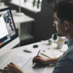 Pracownicy boją się sztucznej inteligencji. 74% uważa ją…