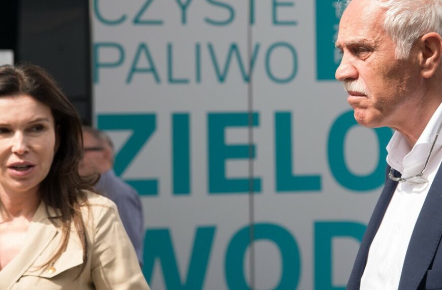 Solorz i jego żona zostali zwolnieni z innej firmy. Jest oświadczenie.