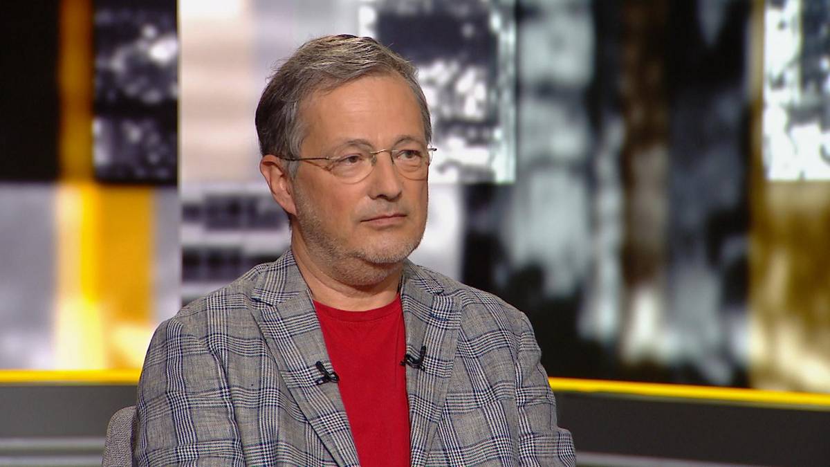 Jan Wróbel o „Najważniejszych pytaniach” Rewolucyjna propozycja podniesienia standardów edukacyjnych w szkołach.