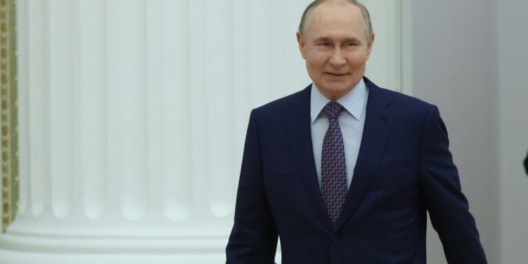 Rosja rozważa trudną decyzję. Jej deficyt budżetowy wymyka się spod kontroli. - INFBusiness